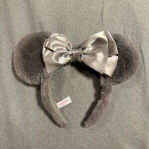 Gray Minnie Mouse Disney ears with Bow